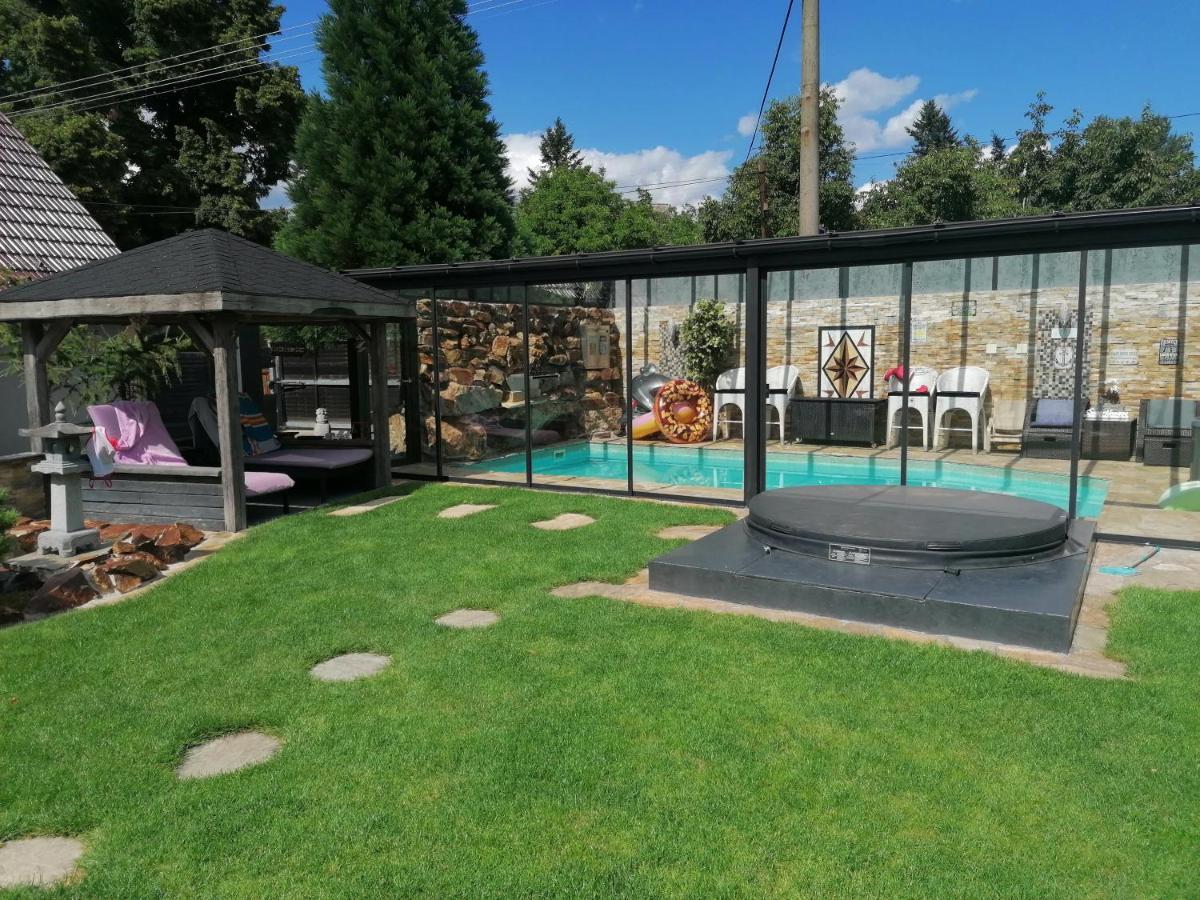 Aspen Villa Kamenný Újezd Kültér fotó